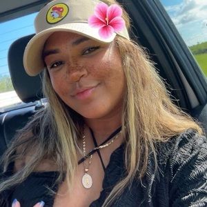 Meet your Posher, Neysha